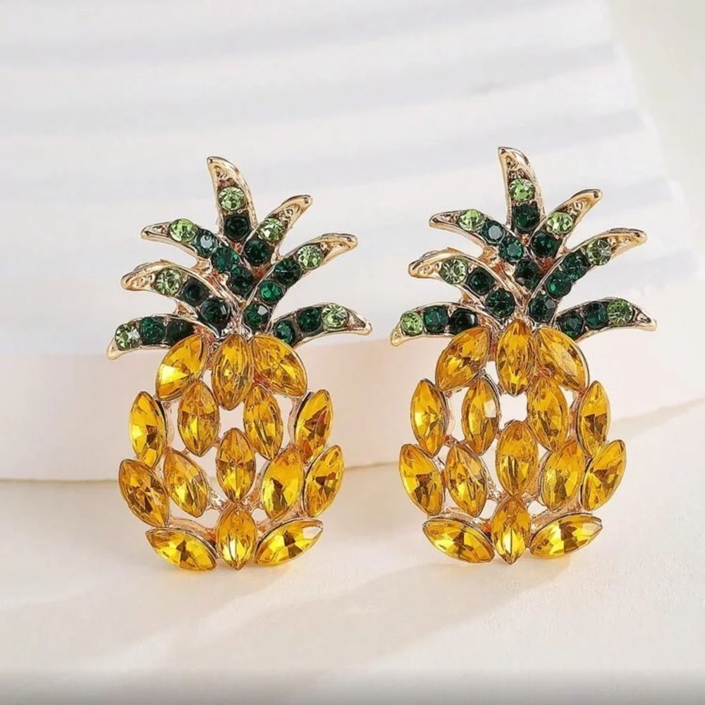 ✨NEW Gold and Green Pineapple Earrings - Picture 3 of 6